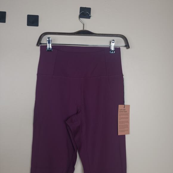 Girlfriend Collective Compressive High-Rise Legging in Plum Size M - Picture 3 of 8